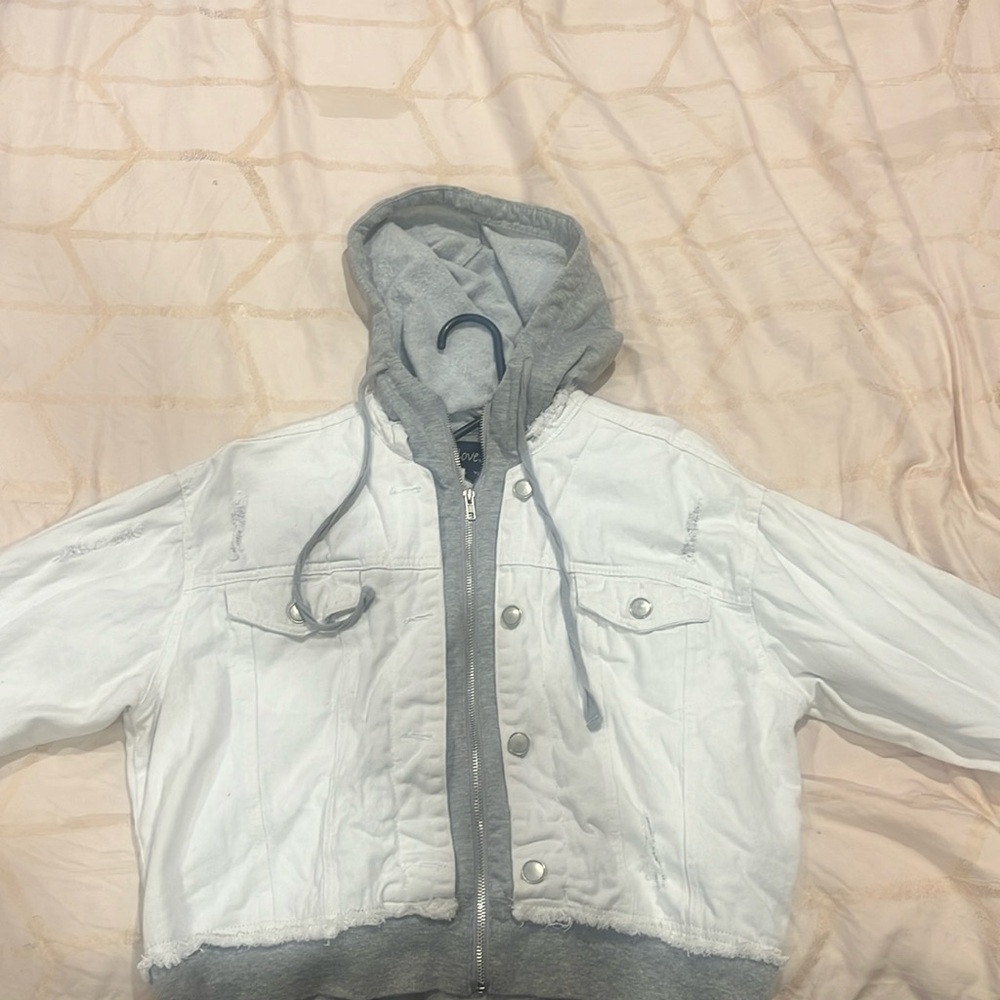 White denim layered cropped zip up